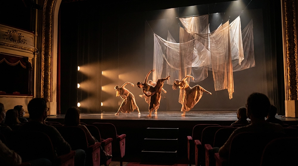 CoMPAS 26 현대무용 공연 무대, 크리스탈 파이트와 알렉산더 에크만 스타일의 드라마틱한 무용 장면