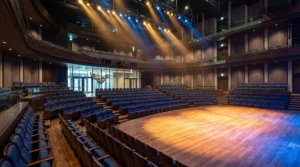 LG아트센터 서울 현대적인 공연장 내부, CoMPAS 26 기획공연이 열리는 세련된 극장 무대와 객석